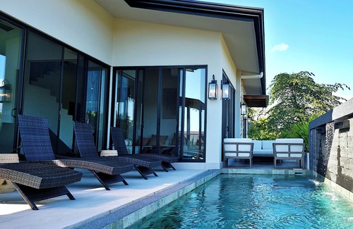El Cerro House | Brand New Casa Lunula 4-bedroom 4.5 Bath house in Manuel Antonio w/Private Pool