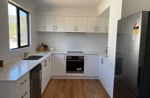 Bremer Bay House | Brand new elevated spacious 3 bedroom house walking distance to all amenities.