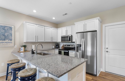 Booneville House | Brand New End Unit Nature Lovers Comfort w/Privacy 2 Car Garage