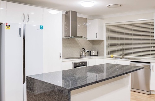 Bundamba House | Brand New Executive Living