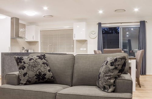 Bundamba House | Brand New Executive Living