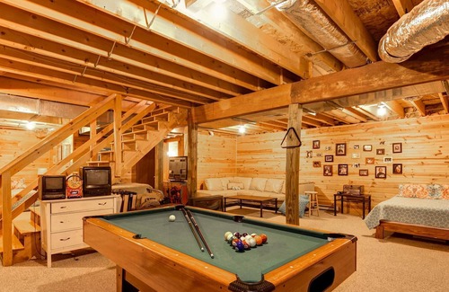 Old Fields Cabin | Brand New Hot Tub! Beautiful Log Cabin w/Gorgeous Views