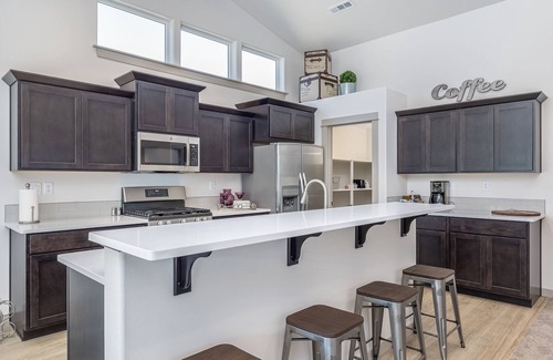 West Richland House | Brand New House Built in 2021 Sleeps 8 Near Everything!