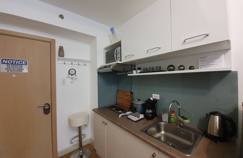 Ususan Condo | Brand new immaculate and fully furnished1 BR + balcony