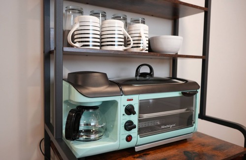 Washington Apartment | Brand New Modern Apartment with Parking