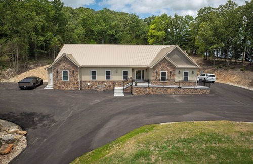 Hermann Condo | Brand New! Perfect for large groups, dog friendly and ADA accessible.