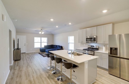 Spring House | Brand New Spring Home < 1 Mi to Old Town!