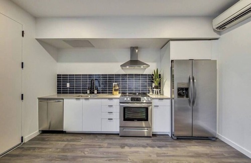 Downtown Oakland Apartment | Brand New Studio Suite near DT Oakland