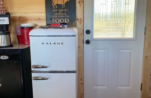 Pomona Cabin | Brand new tiny cabin located on farm. Near rivers, trailsheads & national forest