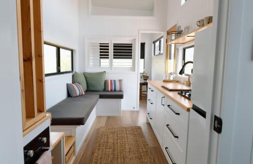 Kidaman Creek House | Brand New Tranquil Tiny Home On 60 Acres Near Kennilworth Feed Friendly Cows, Spectacular Views