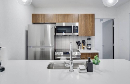 South Lamar Apartment | Brand New Unit, 5 min to Downtown Austin