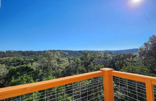 Helotes Cottage | Brand new w/gorgeous hill views- Ready to relax
