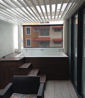 Viejo Arroyo Hondo Apartment | Brand new, with private Jacuzzi
