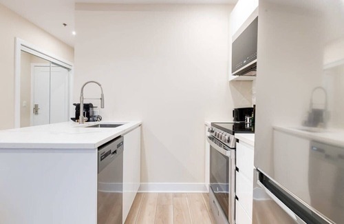 Plateau Mont Royal Apartment | *BrandNew* 2BR+SofaBed w/Roof Top in MTL -32
