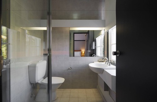 Barton Hotel | Brassey Hotel