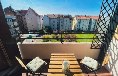 Nordstadt Apartment | Braunschweig Erlebnis: Kirchturm-blick & Balkon
