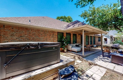 Glen Rose House | Brazos Riverfront Home on Large Waterfront Lot with Private Hot Tub & Canoe