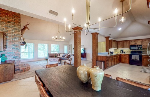 Glen Rose House | Brazos riverfront home on large waterfront lot with private hot tub & canoe