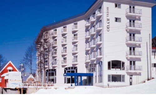 Yamanouchi House | Breakfast included 0 minutes to the slopes 6 mi / Shimotakai Nagano
