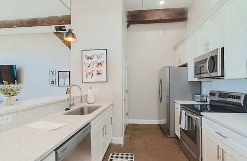 Newport News Apartment | Breakfast Tiffany s Downtown Newport News