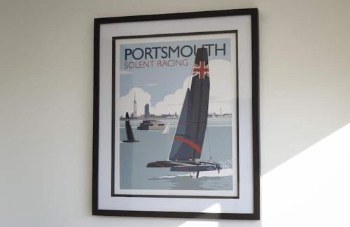 Fareham House | Breakfast With A View Free Parking and Water Access