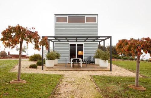 Elevated Plains House | Breakneck Gorge Akora