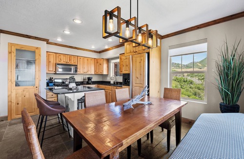 Park City Condo | Breathtaking Balcony Lake View, Fireplace, Hot Tub, Near Park City & Deer Valley