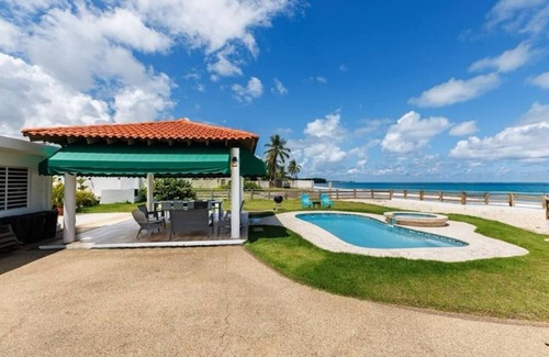 Playa Fortuna House | Breathtaking Beachfront Gem in Luquillo – Walk to Kiosks & Hidden Bars