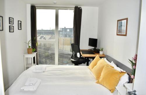 Camberwell Green Apartment | Breathtaking Camberwell Skyline Views