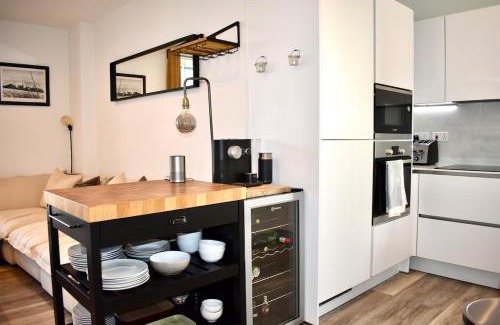 Camberwell Green Apartment | Breathtaking Camberwell Skyline Views