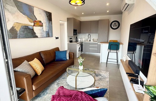 Roman Ridge Apartment | Breathtaking City Views from a Stylish 1-Bed @Nova