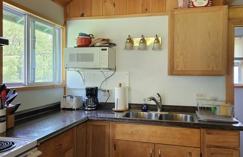 Moriah Center Cottage | Breathtaking Cottage On Beautiful Historic Lake Champlain! Great fishing access!