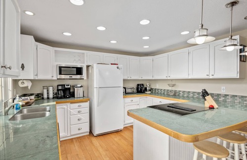 Otis House | Breathtaking Lakeside Views, Pet Friendly, Large Private Dock, Sunroom, Game Room, 2 Miles to Casino