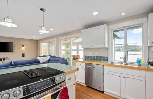 Otis House | Breathtaking Lakeside Views, Pet Friendly, Large Private Dock, Sunroom, Game Room, 2 Miles to Casino