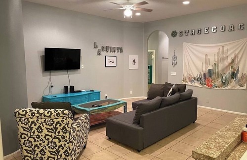 La Quinta Cove House | BREATHTAKING MILLION DOLLAR VIEWS! POOL, HOTTUB, SPACIOUS, PRIVACY THROUGHOUT.