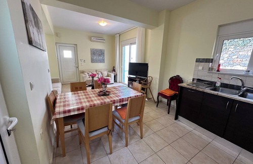 Kefalas Villa | Breathtaking Mountain,Sea Views with pool Wifi near shops and offers available