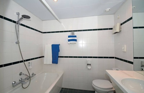 Heerenveen Hotel | Breathtaking Nature Reserves | Modern Oasis close to Scenic Outdoor & Landmarks