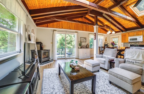 Newbury Cottage | Breathtaking Newbury Cottage w/Deck on Chalk Pond
