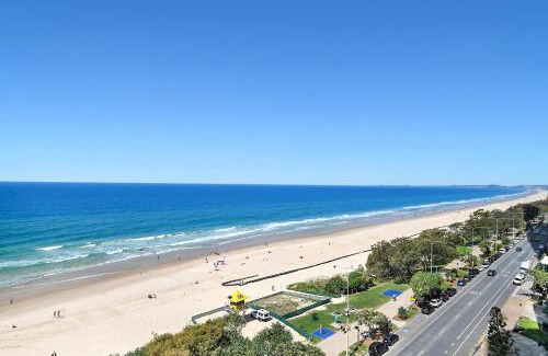 Surfers Paradise Apartment | Breathtaking Ocean View & Beachside 3 Bedrooms Apartment