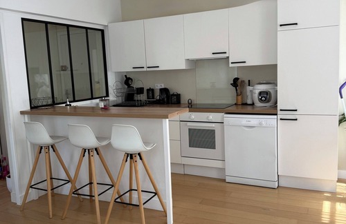 Mantes-la-Jolie Apartment | Breathtaking view of the Collegiate Church - all on foot!