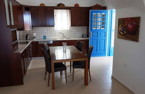 Ios Villa | Breathtaking view experience centrally located Ios