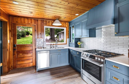 Skaneateles Cottage | Breathtaking Views, Newly Renovated Lakefront Cottage on Skaneateles Lake