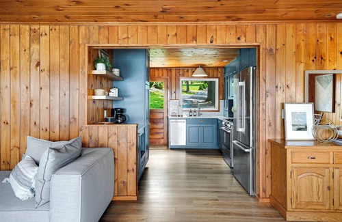 Skaneateles Cottage | Breathtaking Views, Newly Renovated Lakefront Cottage on Skaneateles Lake