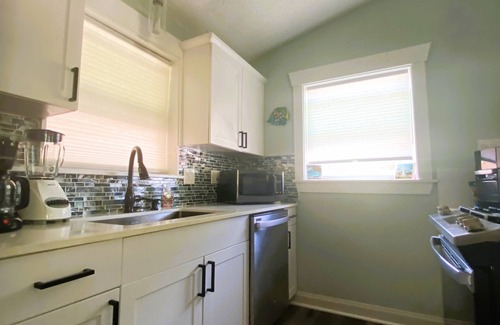 Estate Saint George House | Breathtaking views within a tropical paradise-and just 10 minutes from the beach