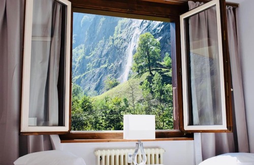 Lauterbrunnen Apartment | Breathtaking Waterfall Apartment nr.2