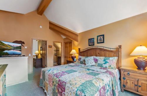 Warrior's Mark House | Breckenridge Condo with Sauna & Hot Tub Access
