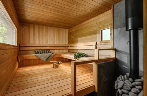 Helsinki Ski Chalet | BredvikBastu&Inn
