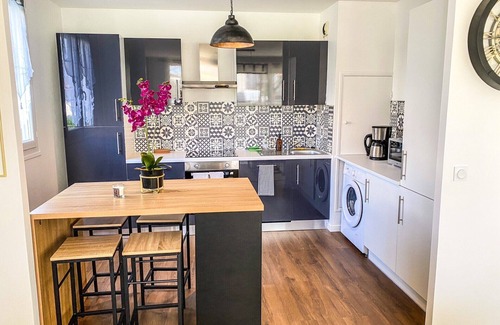 Clou Bouchet Apartment | Bree de Niort : Vaste T3 Moderne 70m2 Avec Terrasse Balcon et Parking Gratuit