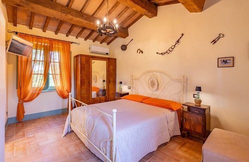 Chiusi Other | Breeder's Room - Triple room breakfast included