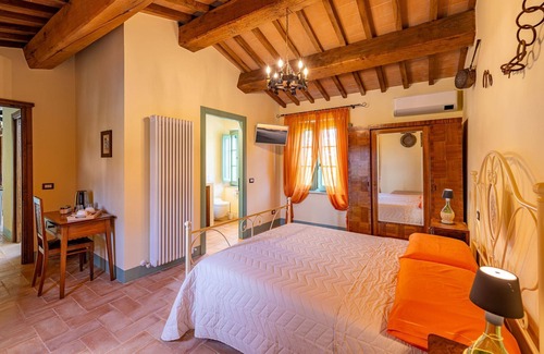 Chiusi Other | Breeder's Room - Triple room breakfast included